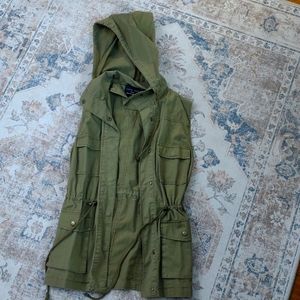 Love Tree sleeveless utility vest